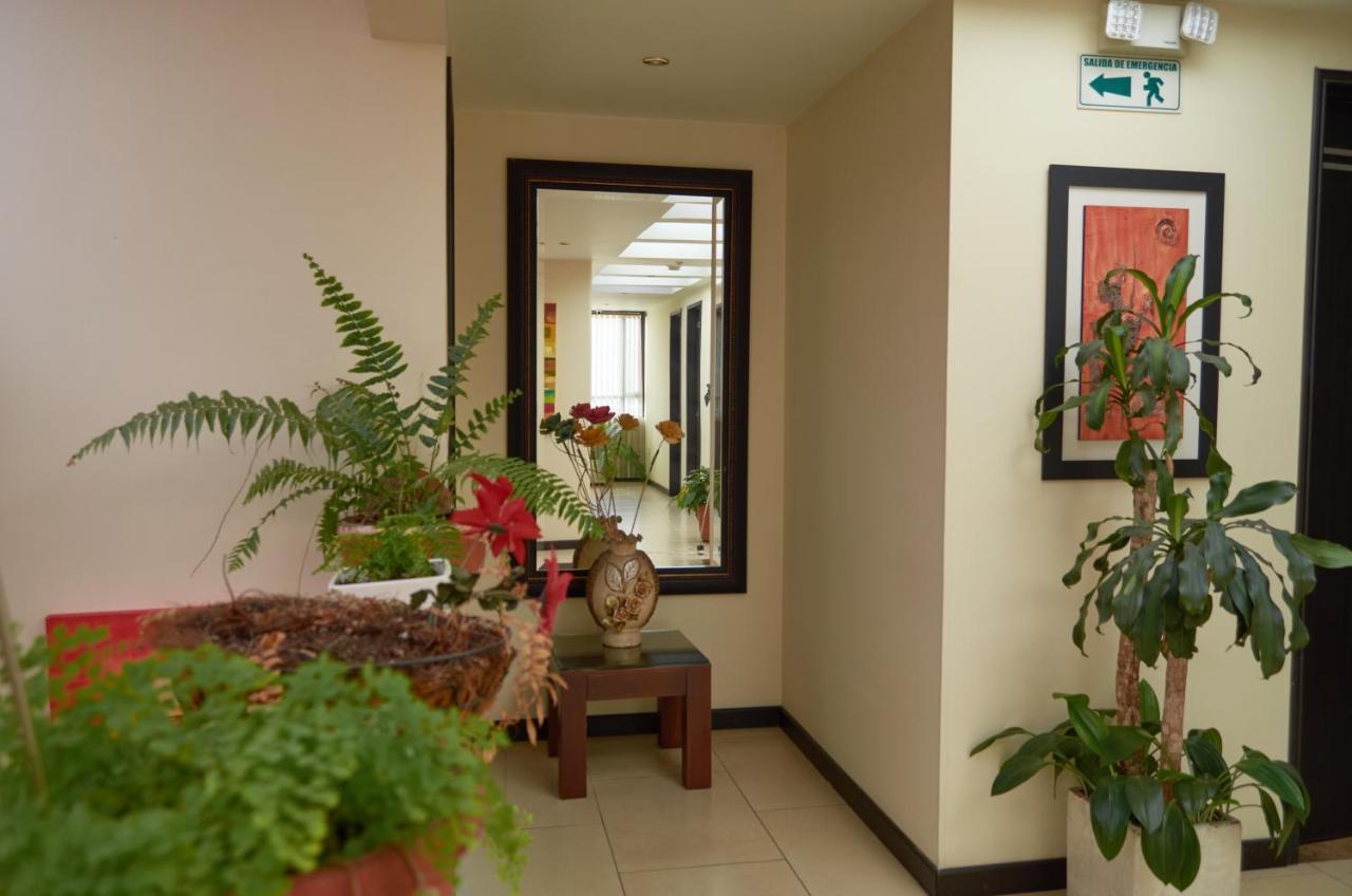 Hotel Alojate In Богота Екстер'єр фото